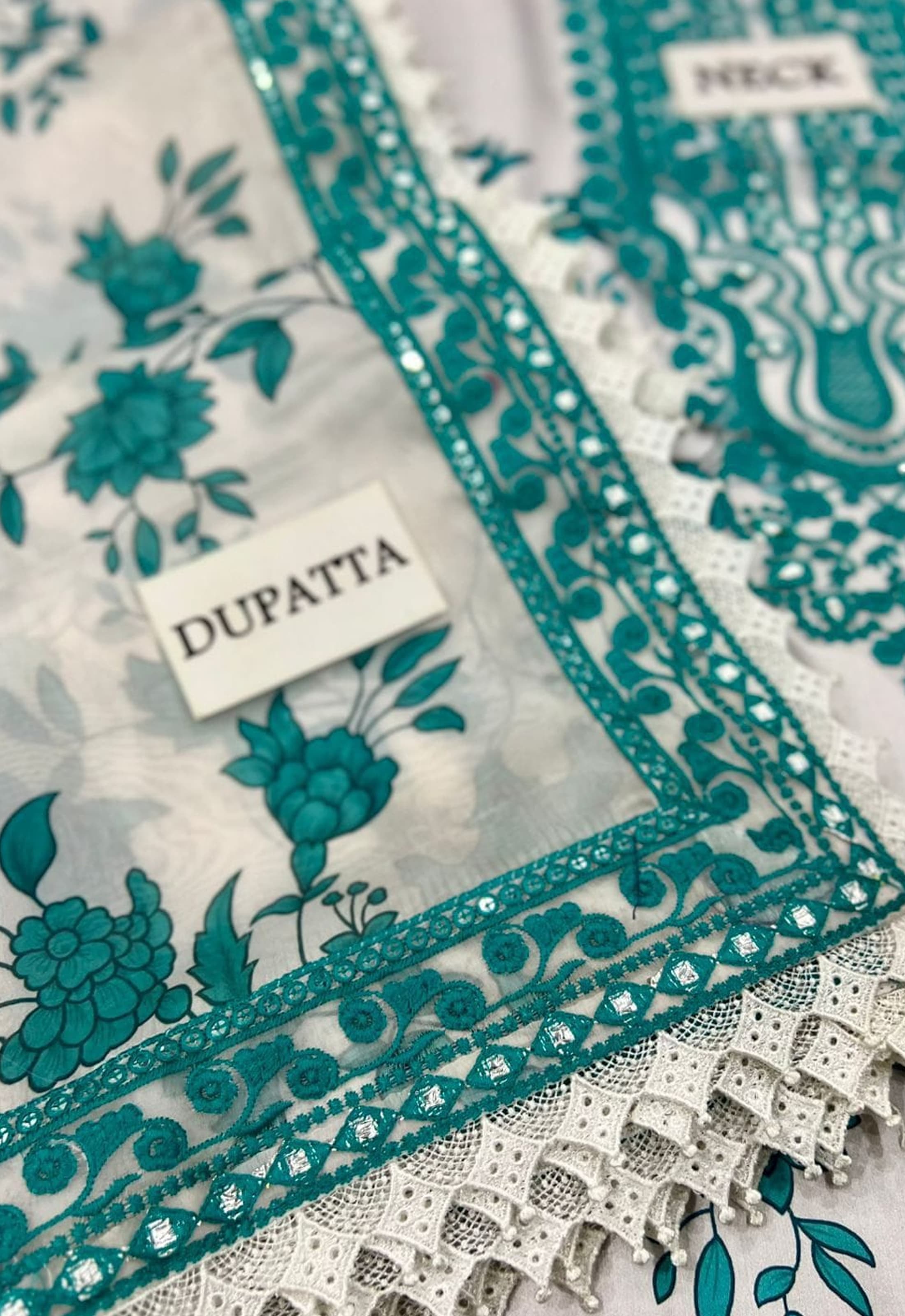 Embroidered Lawn 3 Piece Unstitched Suit GREEN LAWN-ACL-WPR-23 - Summer Collection